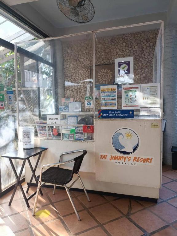 Fat Jimmy'S Hotel Boracay Balabag  Exterior photo